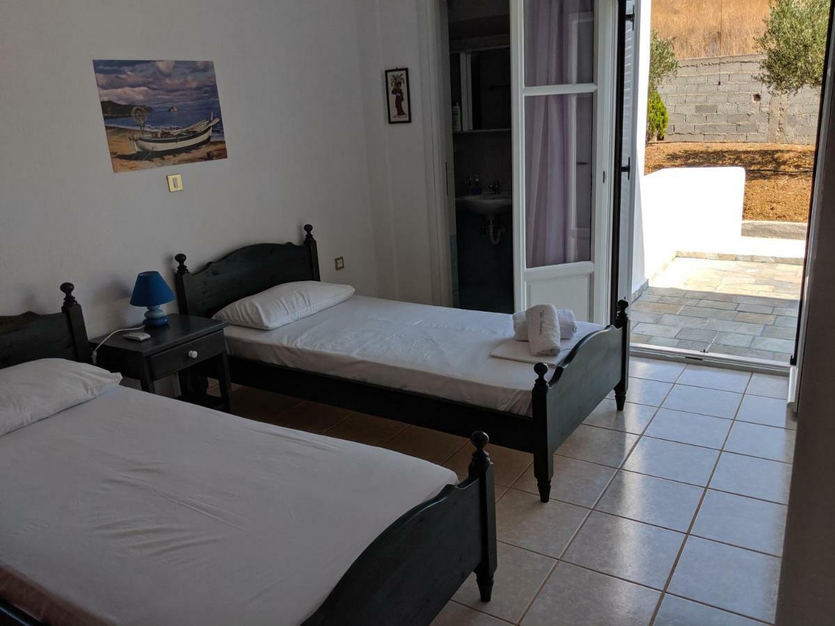 Anthoula'S Sea View Apartment Piso Livadi Esterno foto