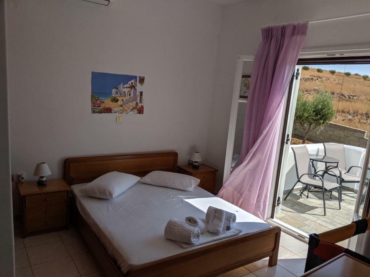 Anthoula'S Sea View Apartment Piso Livadi Esterno foto